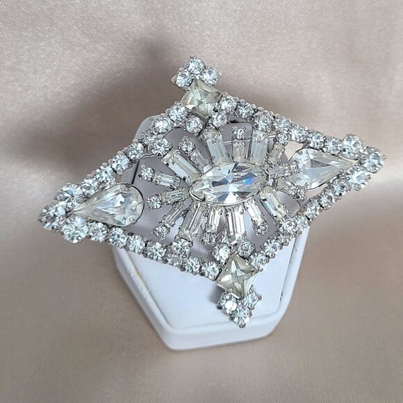 Stunning Jay Flex Clear Crystal Brooch - Picture 1 of 5